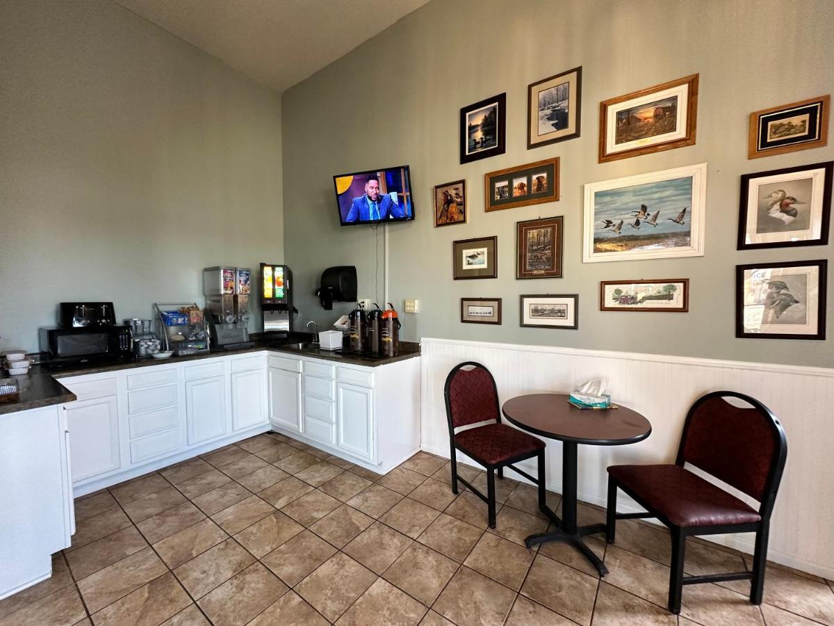 Hotel 8 Fergus Falls Экстерьер фото