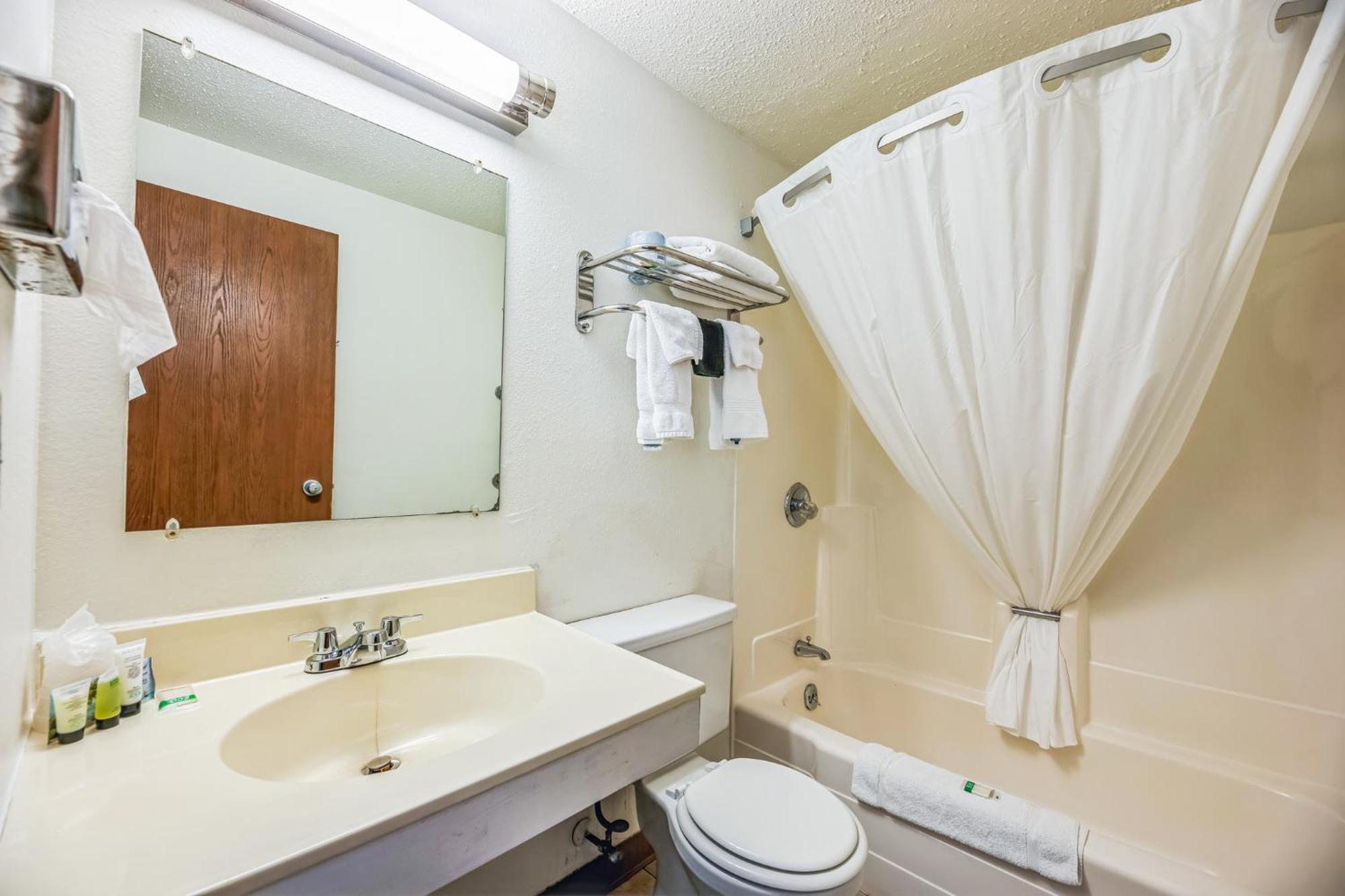 Hotel 8 Fergus Falls Экстерьер фото