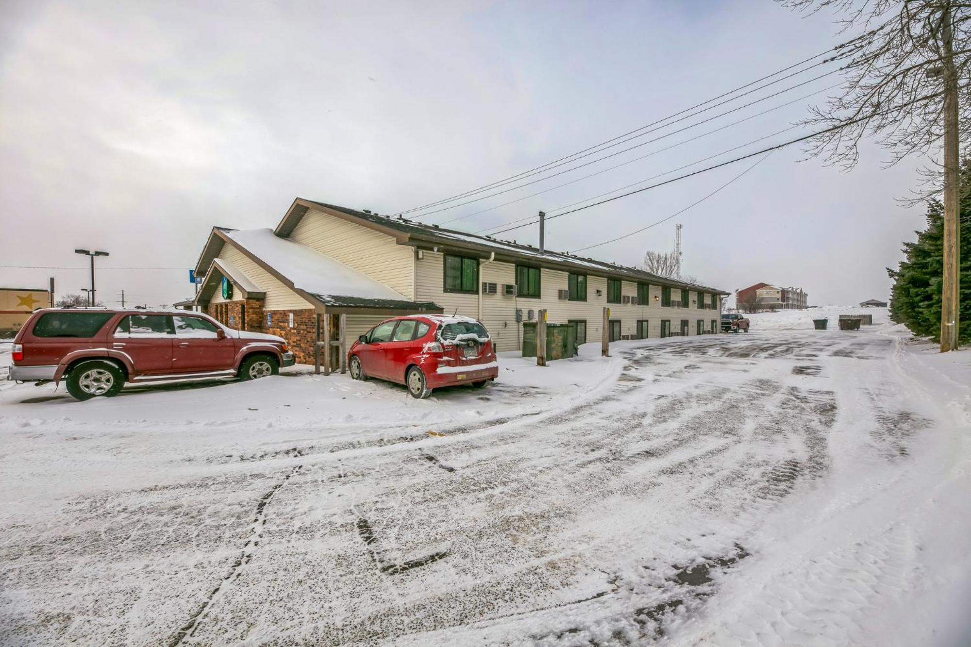 Hotel 8 Fergus Falls Экстерьер фото