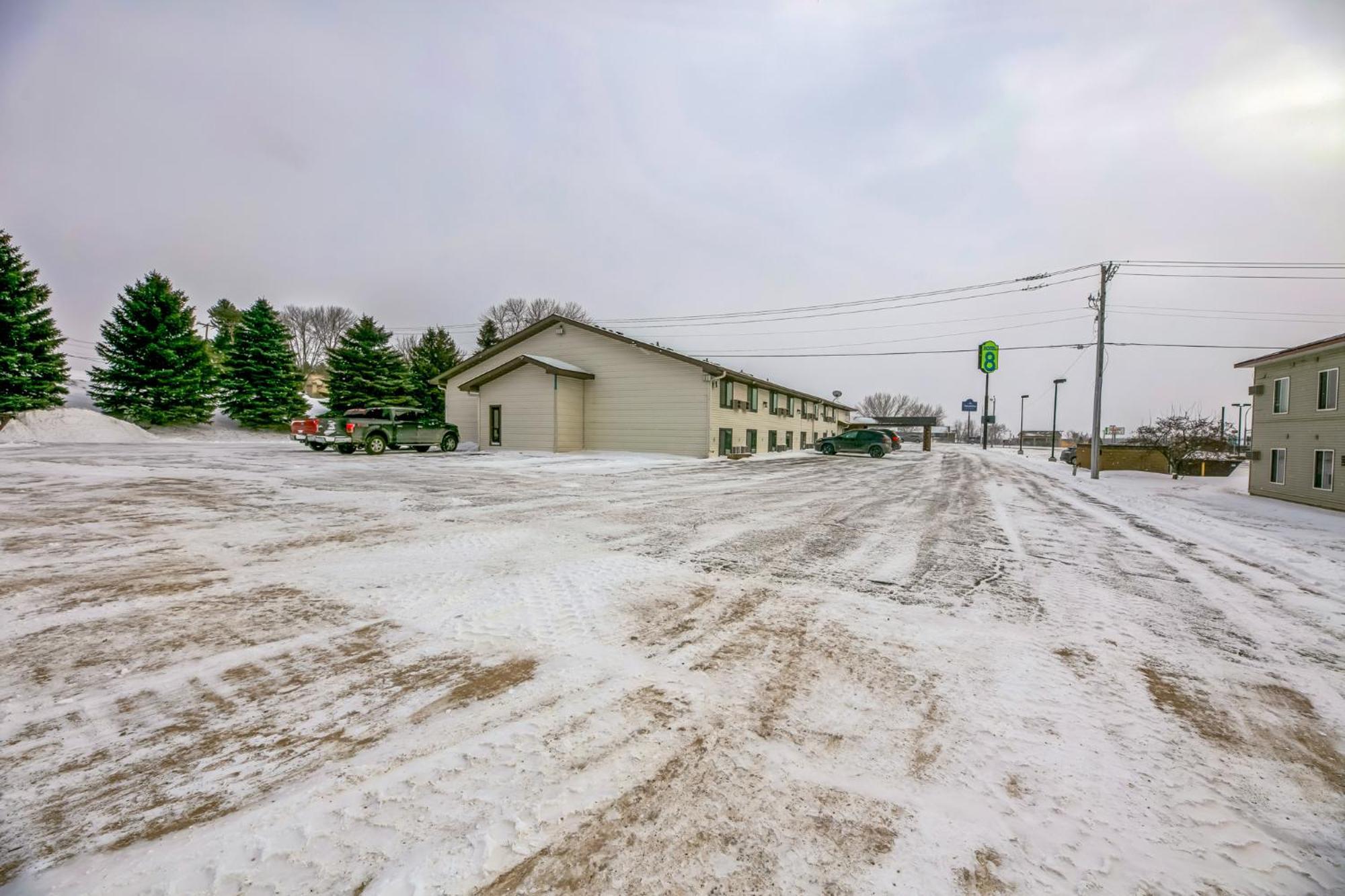 Hotel 8 Fergus Falls Экстерьер фото